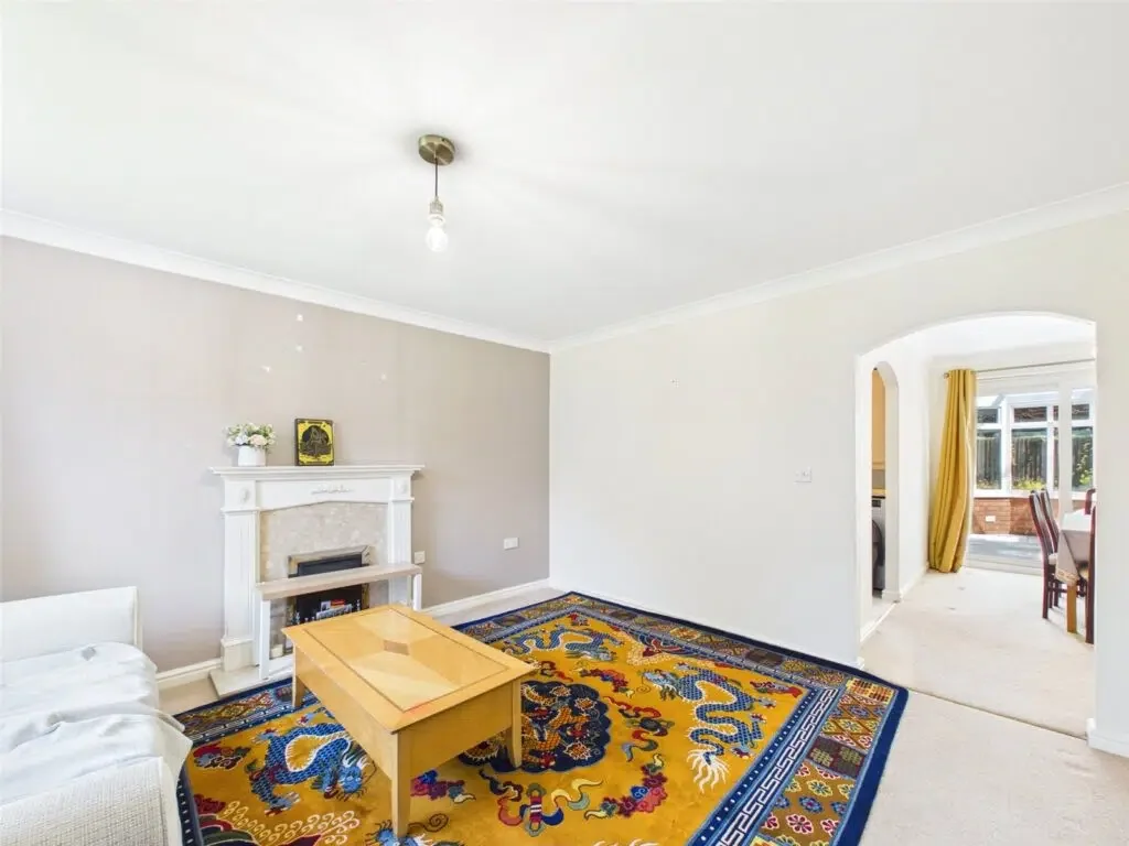 House Tudor Close in Tewkesbury
