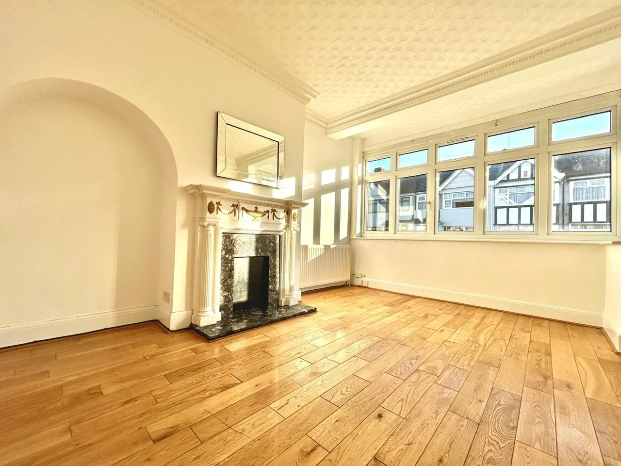 House Gray Avenue in Greater London