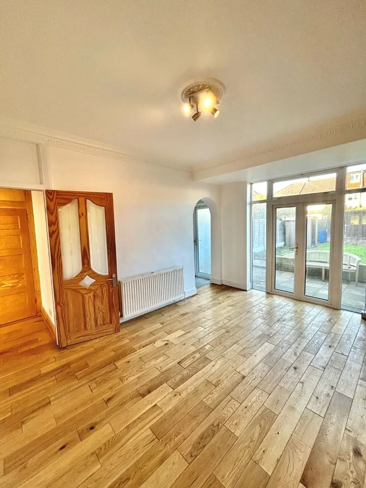 House Gray Avenue in Greater London
