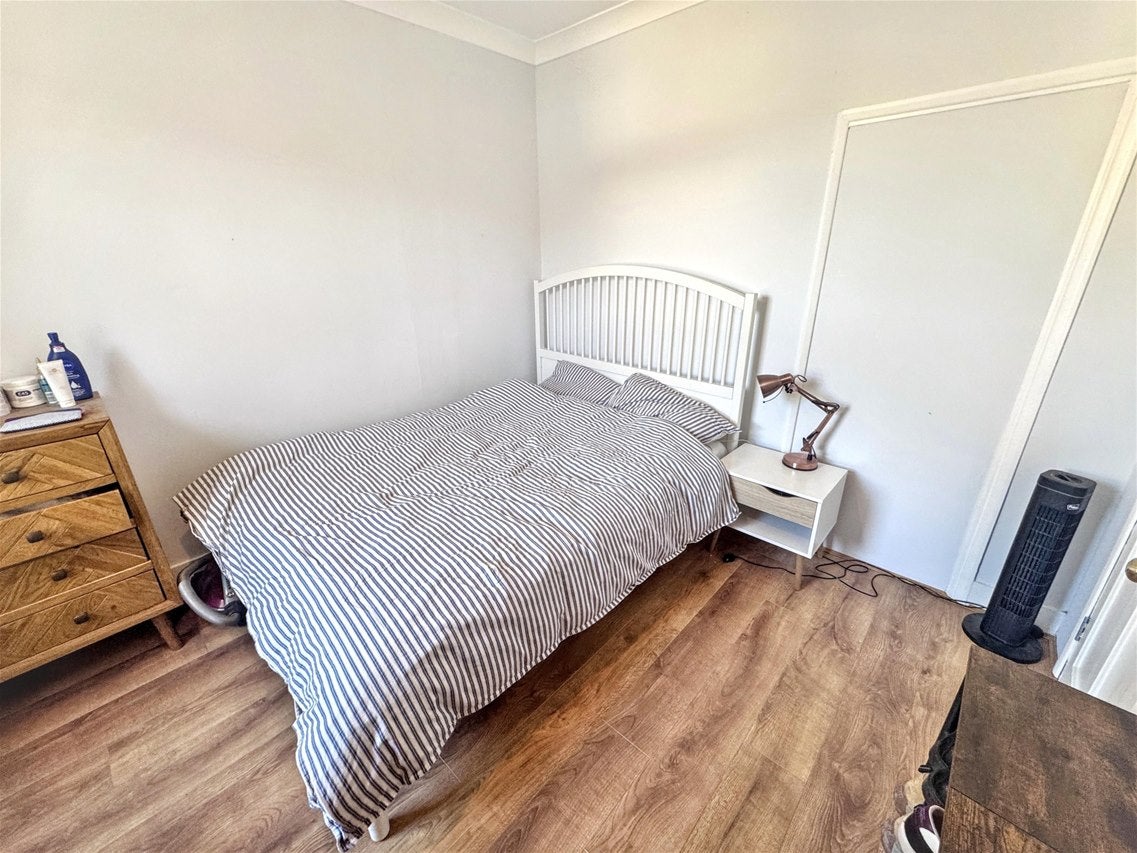 Flat Chesterton Terrace in Greater London