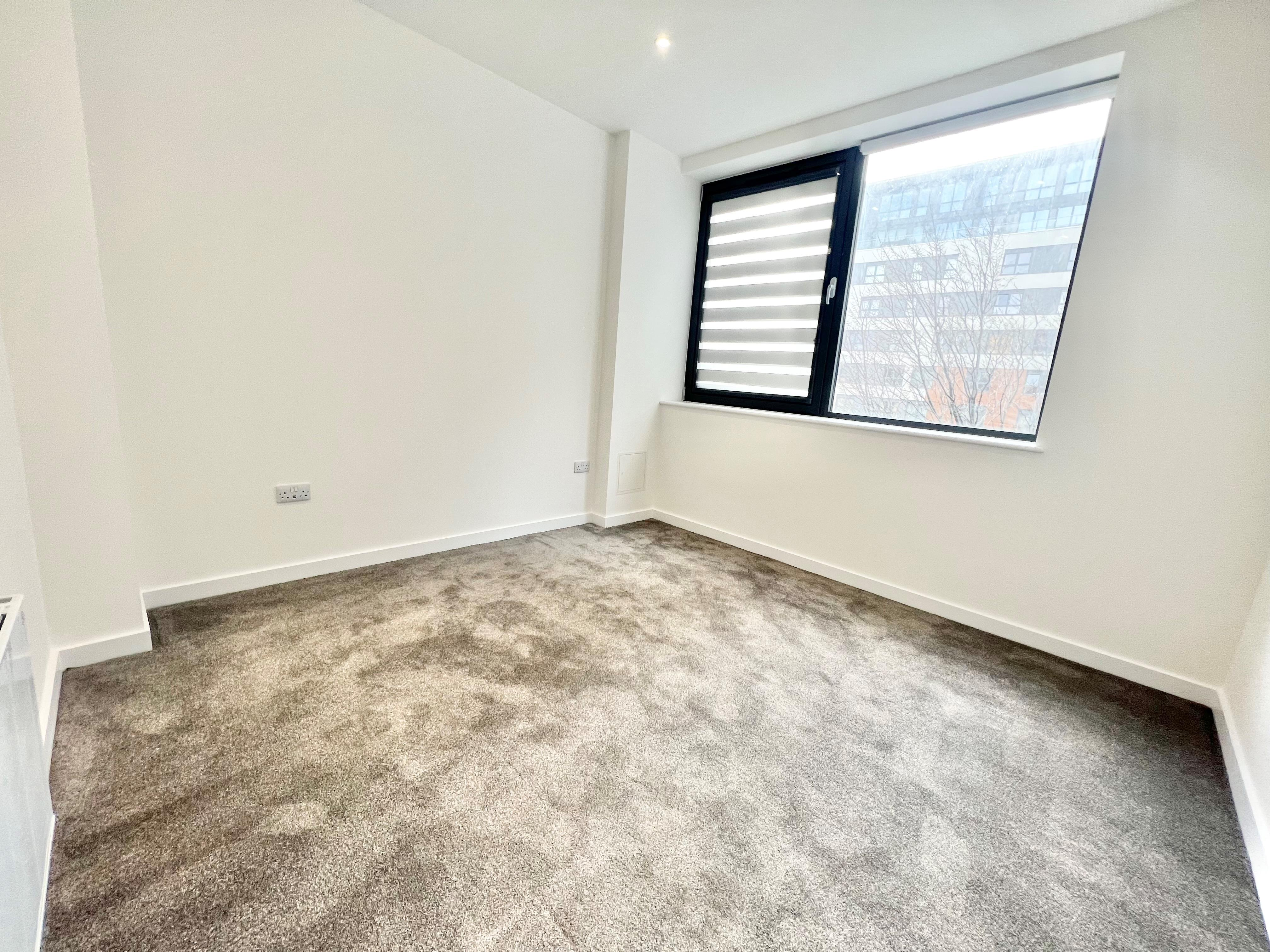 Flat Alençon Link in Basingstoke and Deane