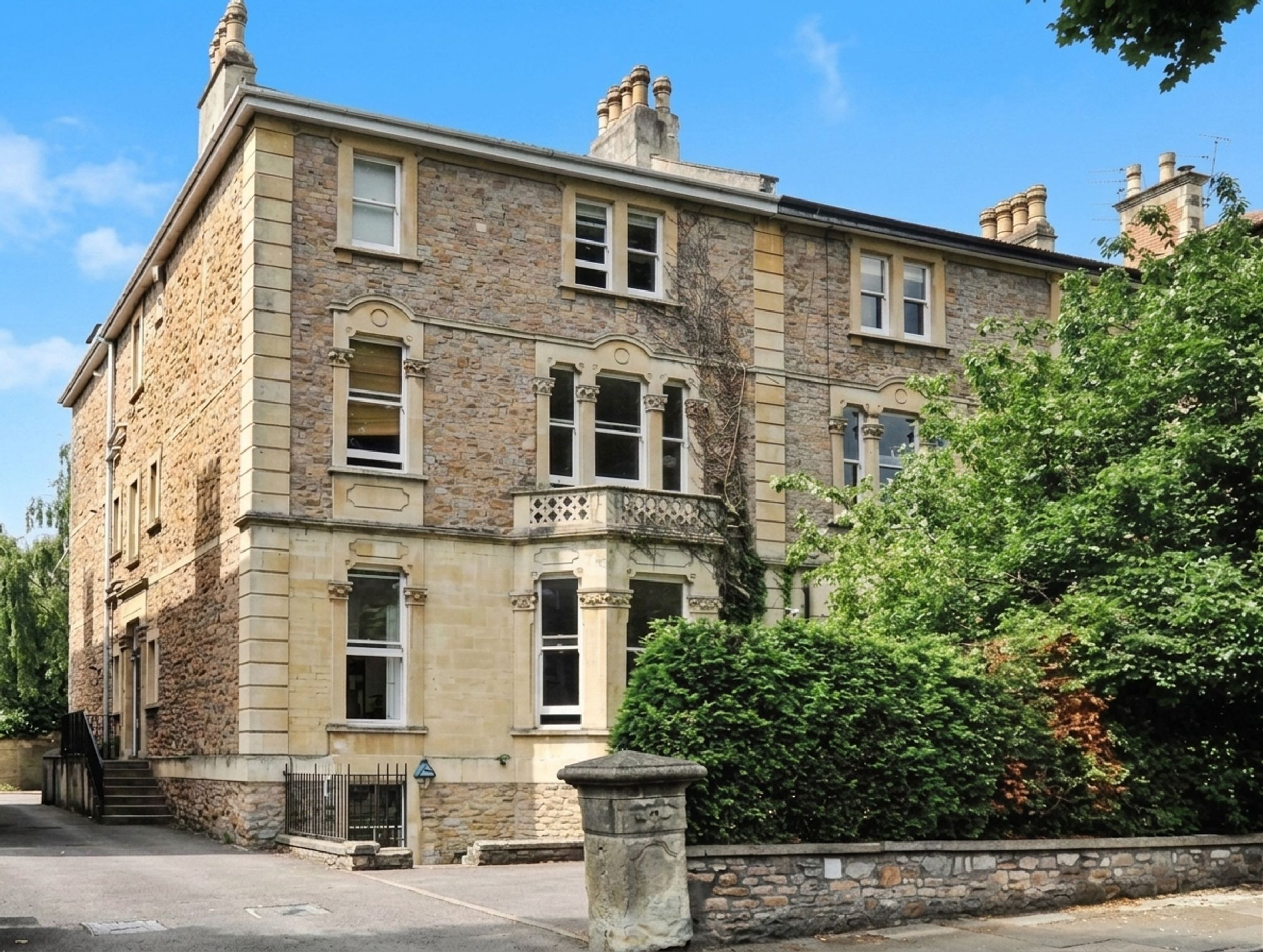 Flat Saint Johns Road in Bristol