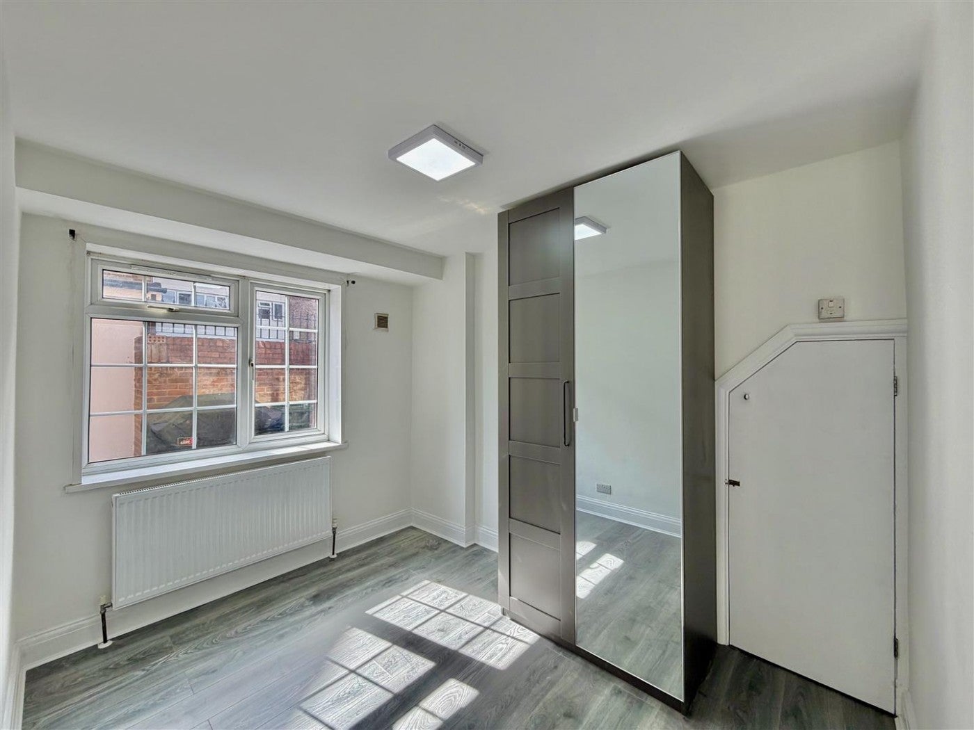 Flat Staines Road in Borough of Spelthorne