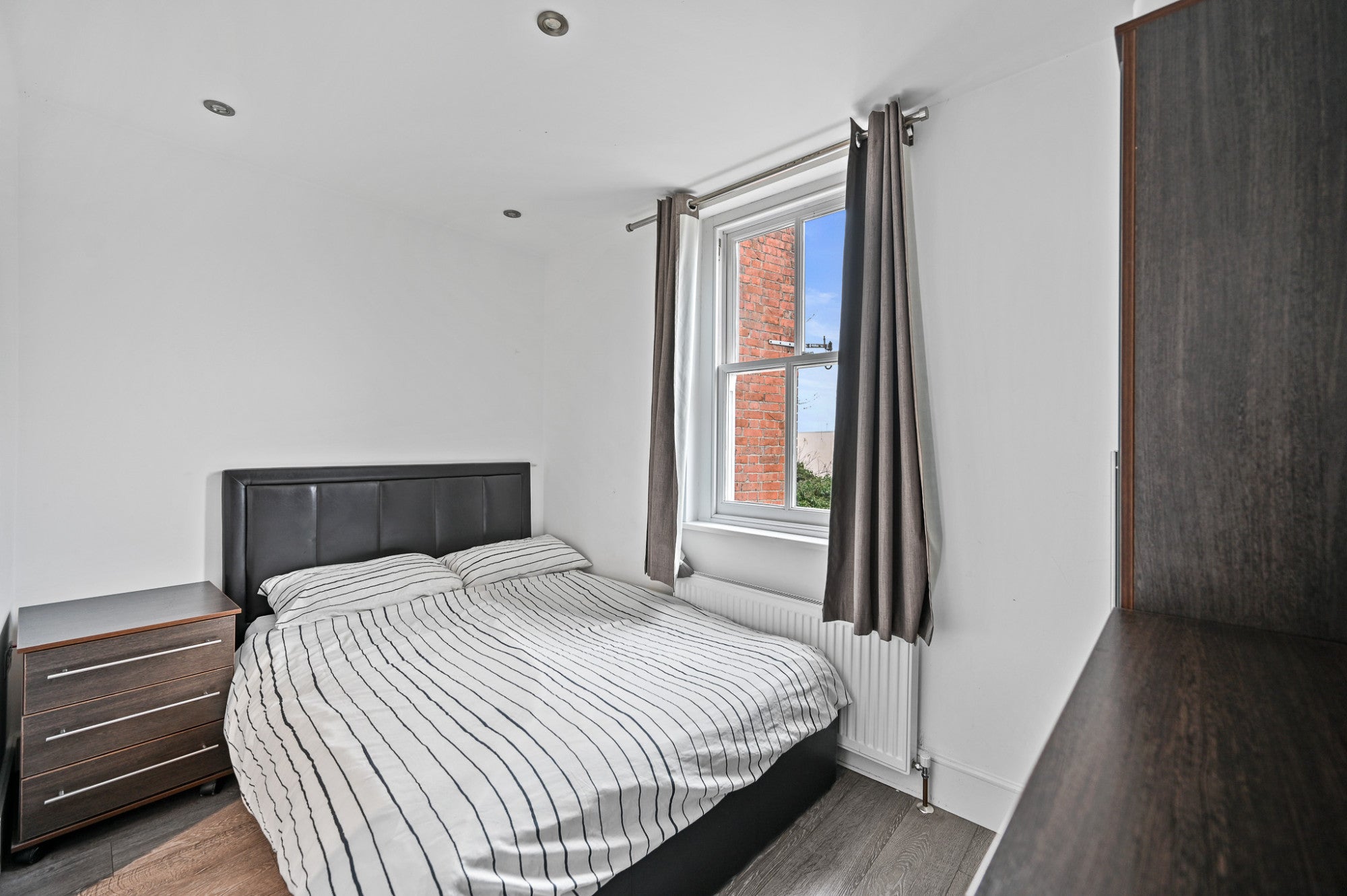 Room Chesterman Street in Reading