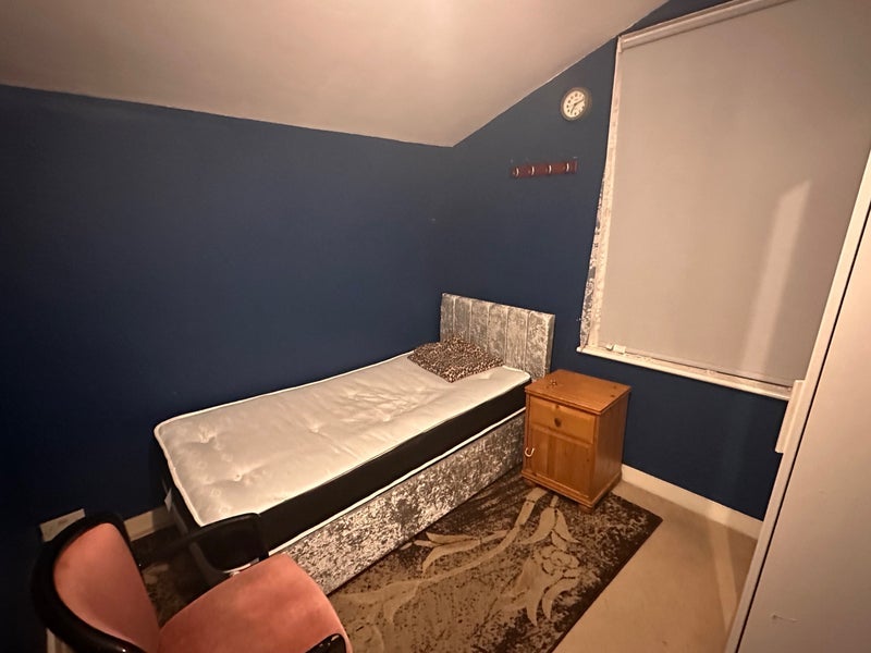Room Brafferton Road in Greater London