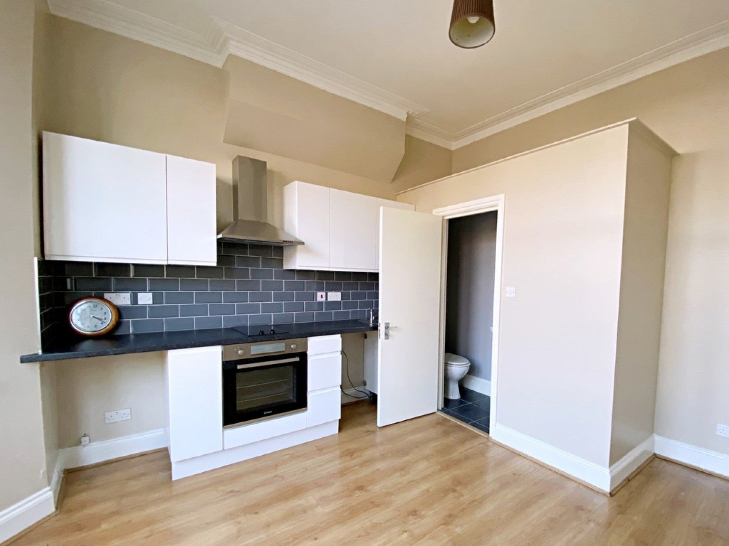 Flat York Road in Southend-on-Sea