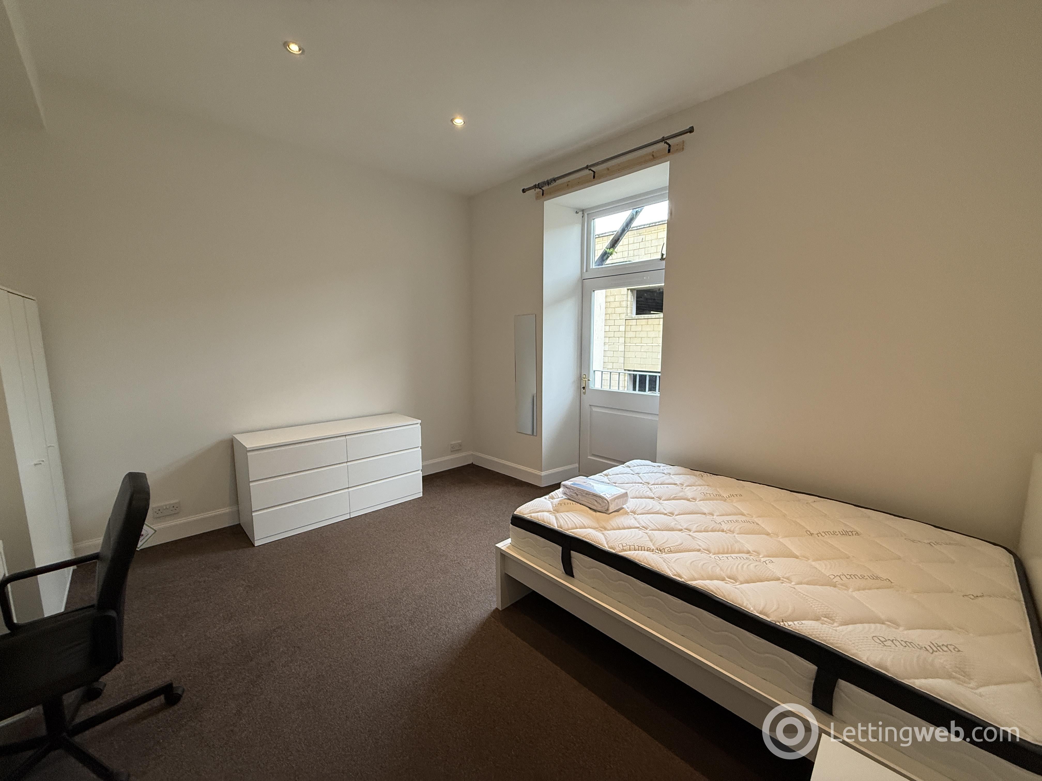 Room Commercial Street in Dundee