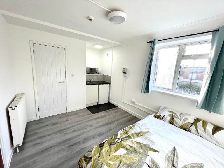 Flat New Street in Dudley
