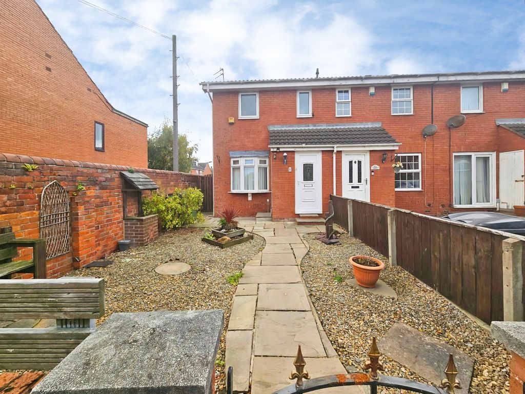 Flat Cherrytree Court in Bebside