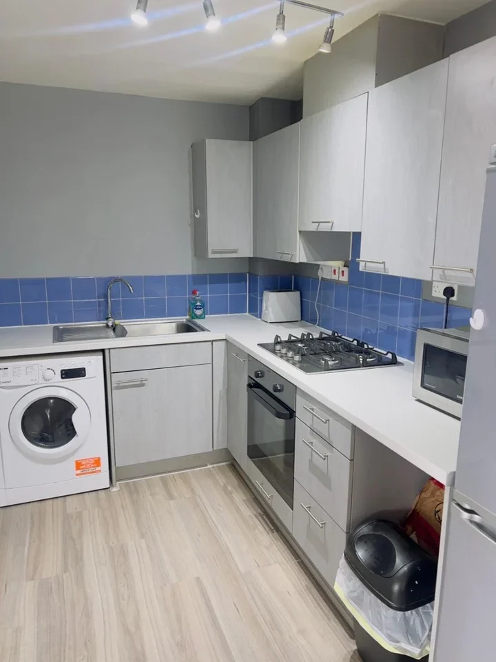 Room High Road in Greater London