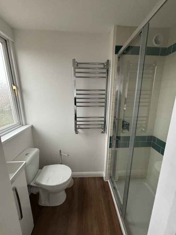 Room Elm Walk in Greater London