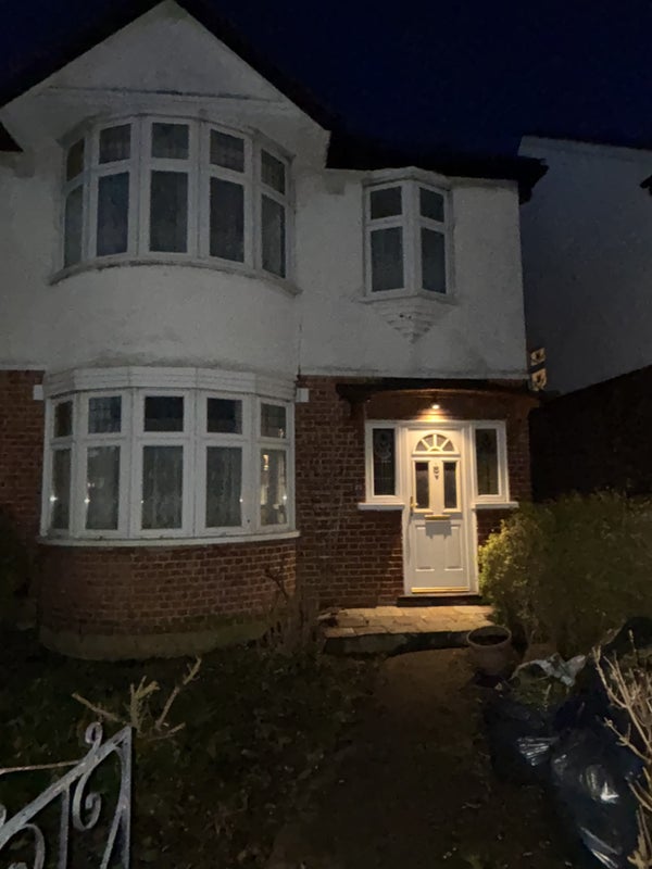 Room Elm Walk in Greater London