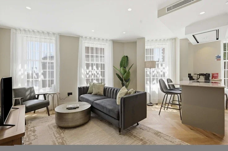 Flat Cheyne Walk in Greater London