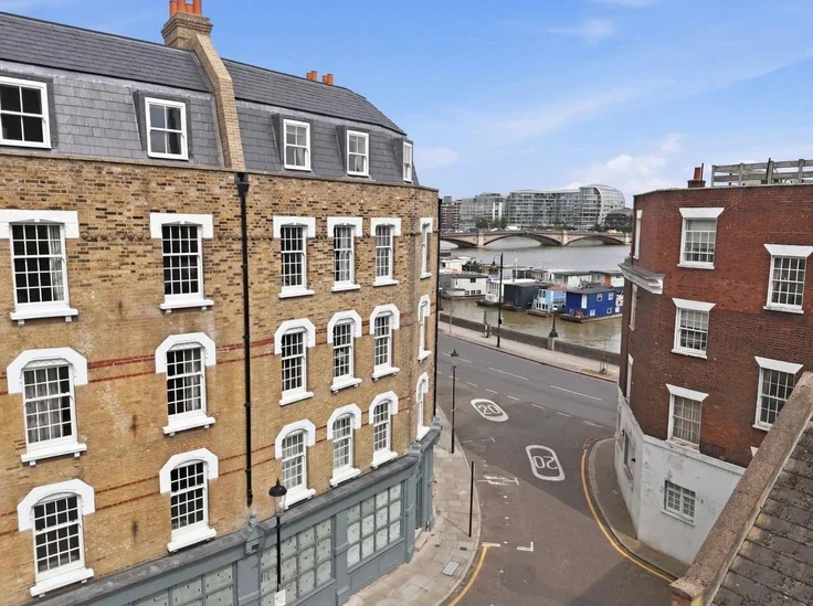 Flat Cheyne Walk in Greater London