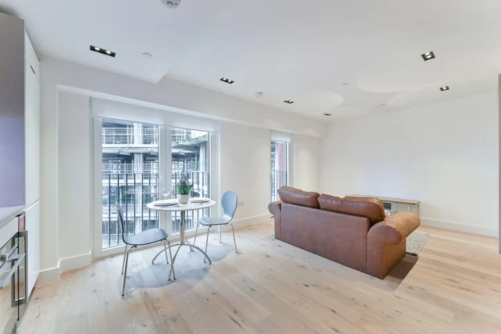 Flat Wandsworth Road in Greater London