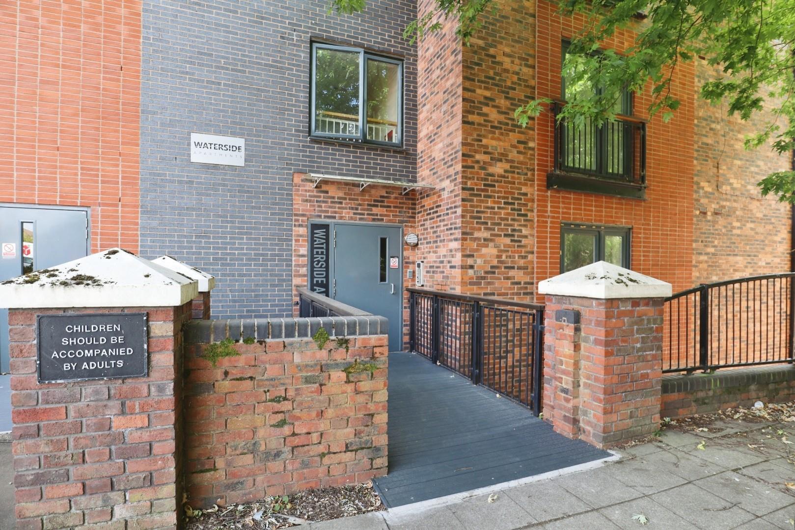 Flat St Nicholas Street in Coventry
