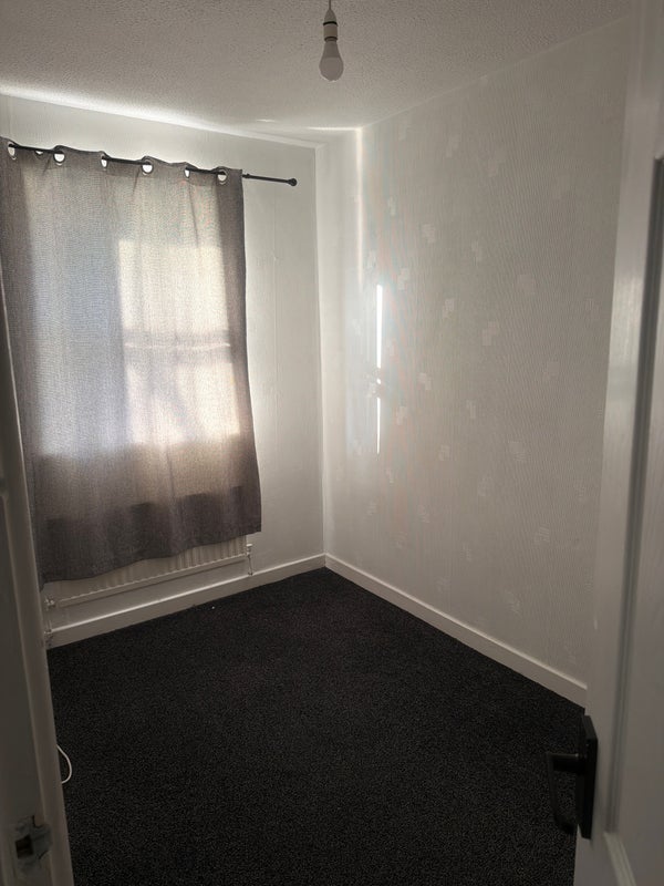 Room Shiregreen in St Helens