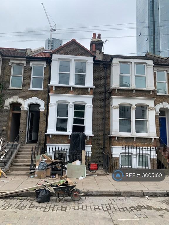 Room Manchester Road in Greater London