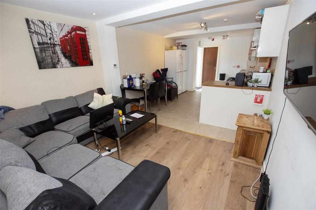 Flat Heeley Road in Birmingham