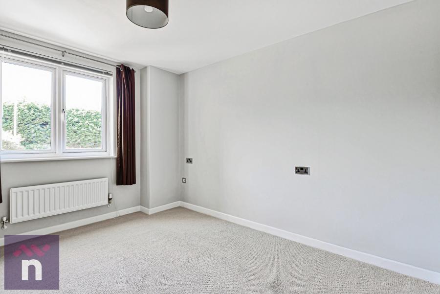 Flat Miserden Road in Cheltenham