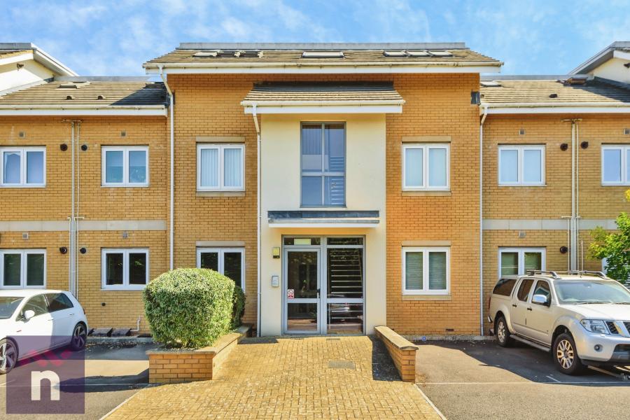 Flat Miserden Road in Cheltenham
