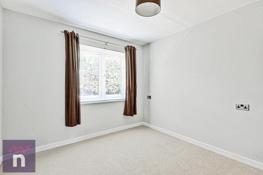 Flat Miserden Road in Cheltenham