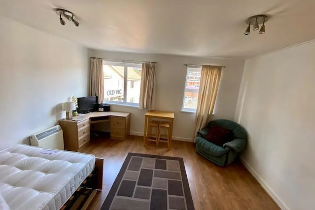 Flat St Mary's Close in Maidenhead