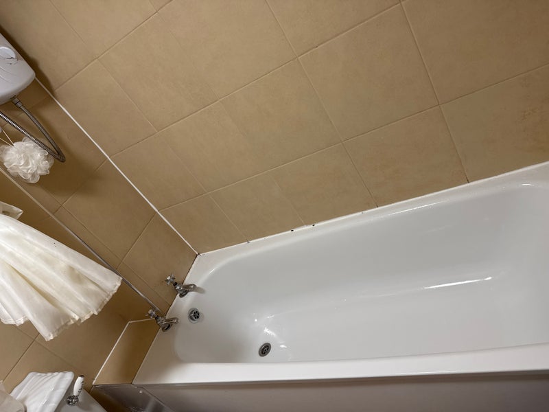Room Lester Close in Liverpool