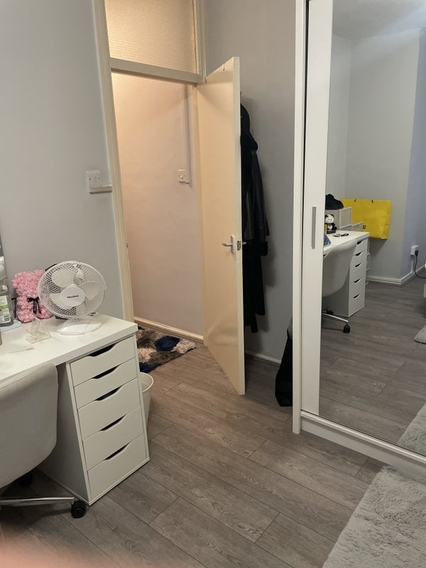 Room Grove Cottages in Greater London