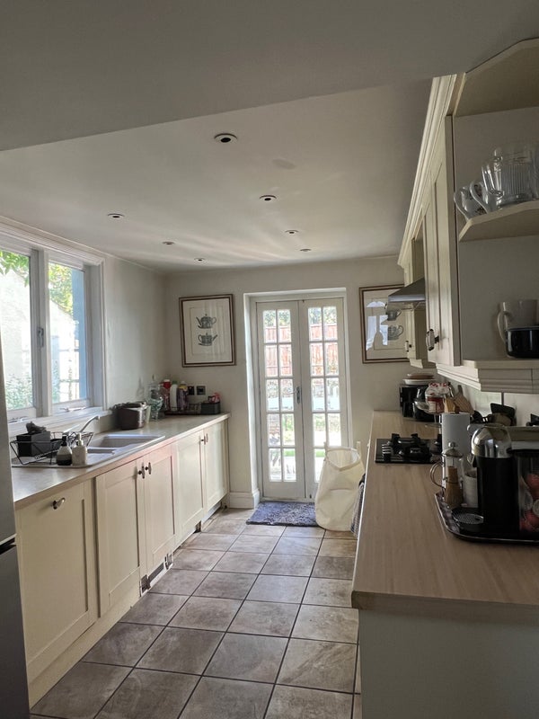 Room Vansittart Road in Greater London