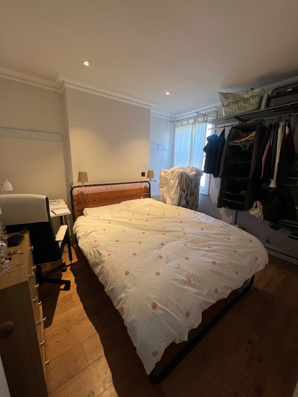 Room Vansittart Road in Greater London