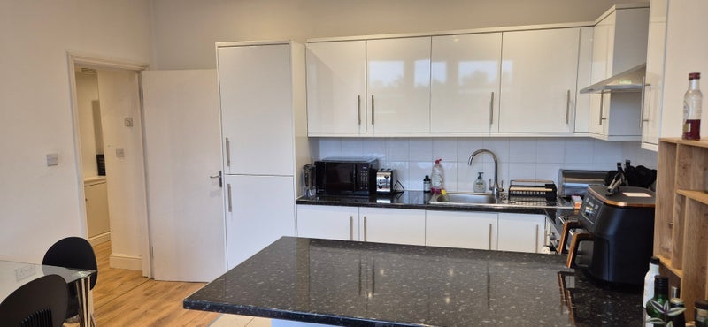 Flat Brondesbury Road in Greater London