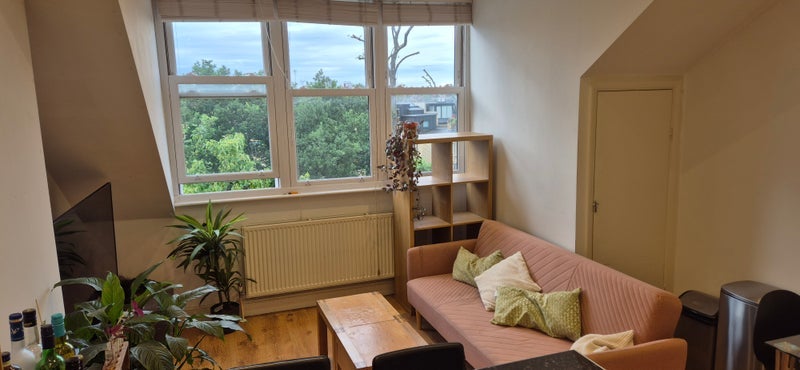 Flat Brondesbury Road in Greater London