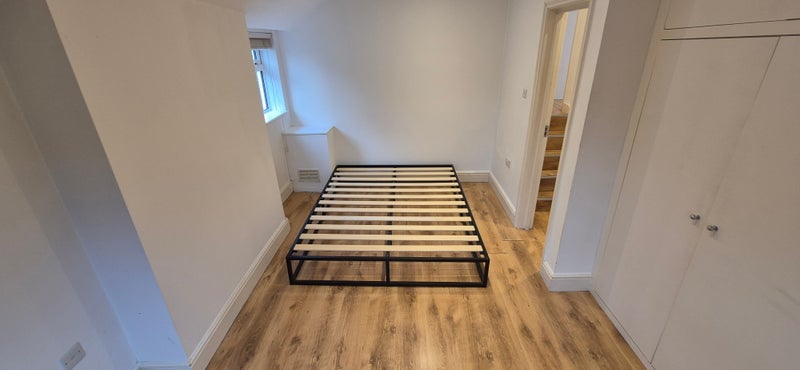 Flat Brondesbury Road in Greater London