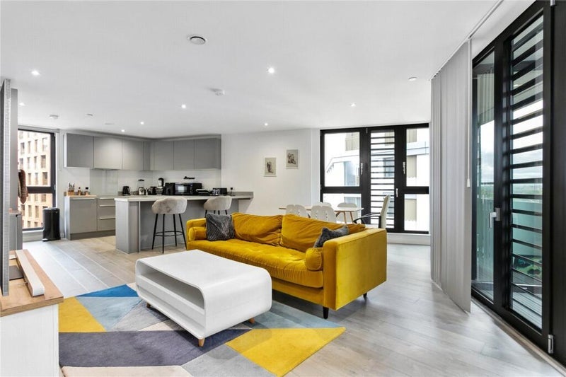 Room Station Road in Greater London