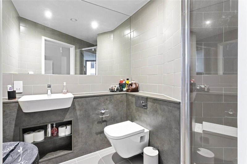 Room Station Road in Greater London