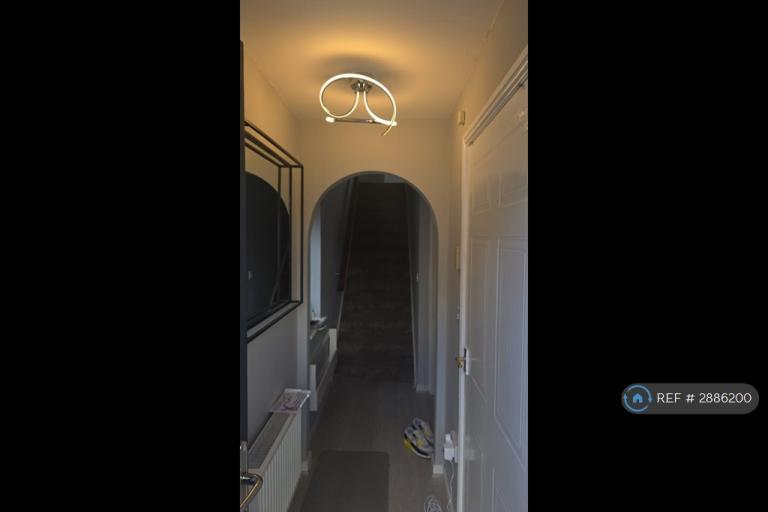 Room Mardling Avenue in Nottingham
