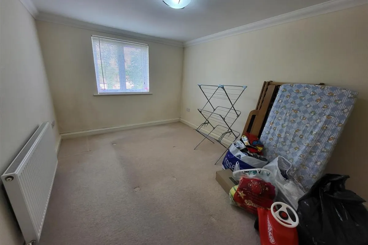 Flat Bycullah Avenue in Greater London