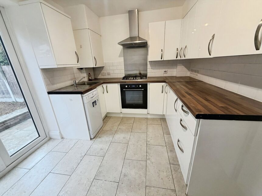 Flat Wellington Road in Greater London