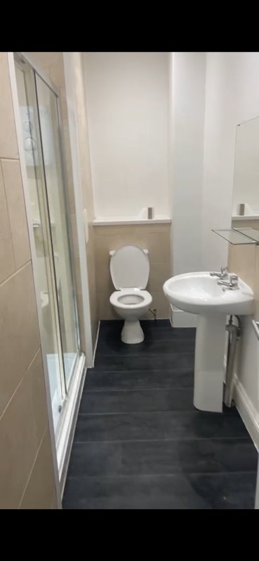 Room Oakfield Road in Bristol