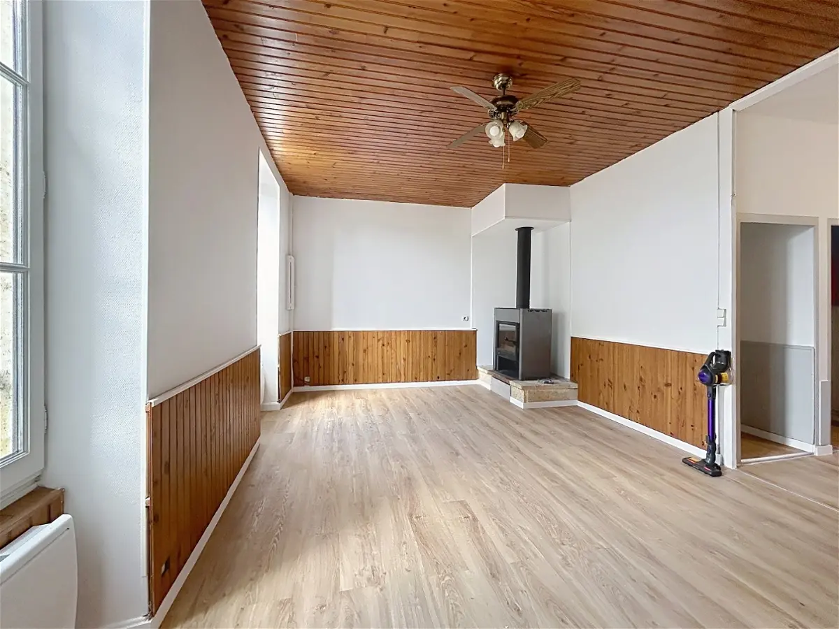 Appartement Place des Allées à Verdelais