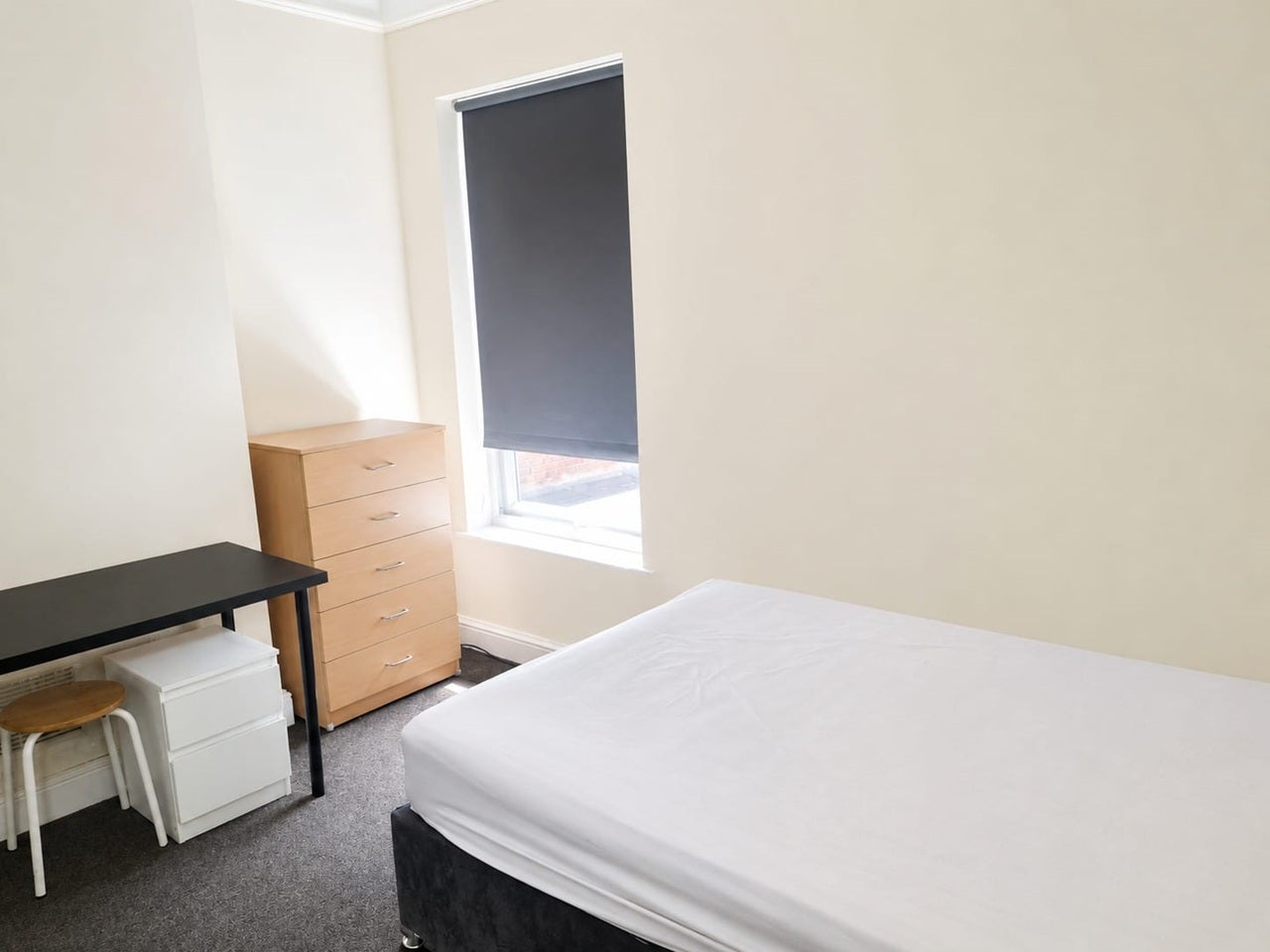 Room Olive Road in Greater London