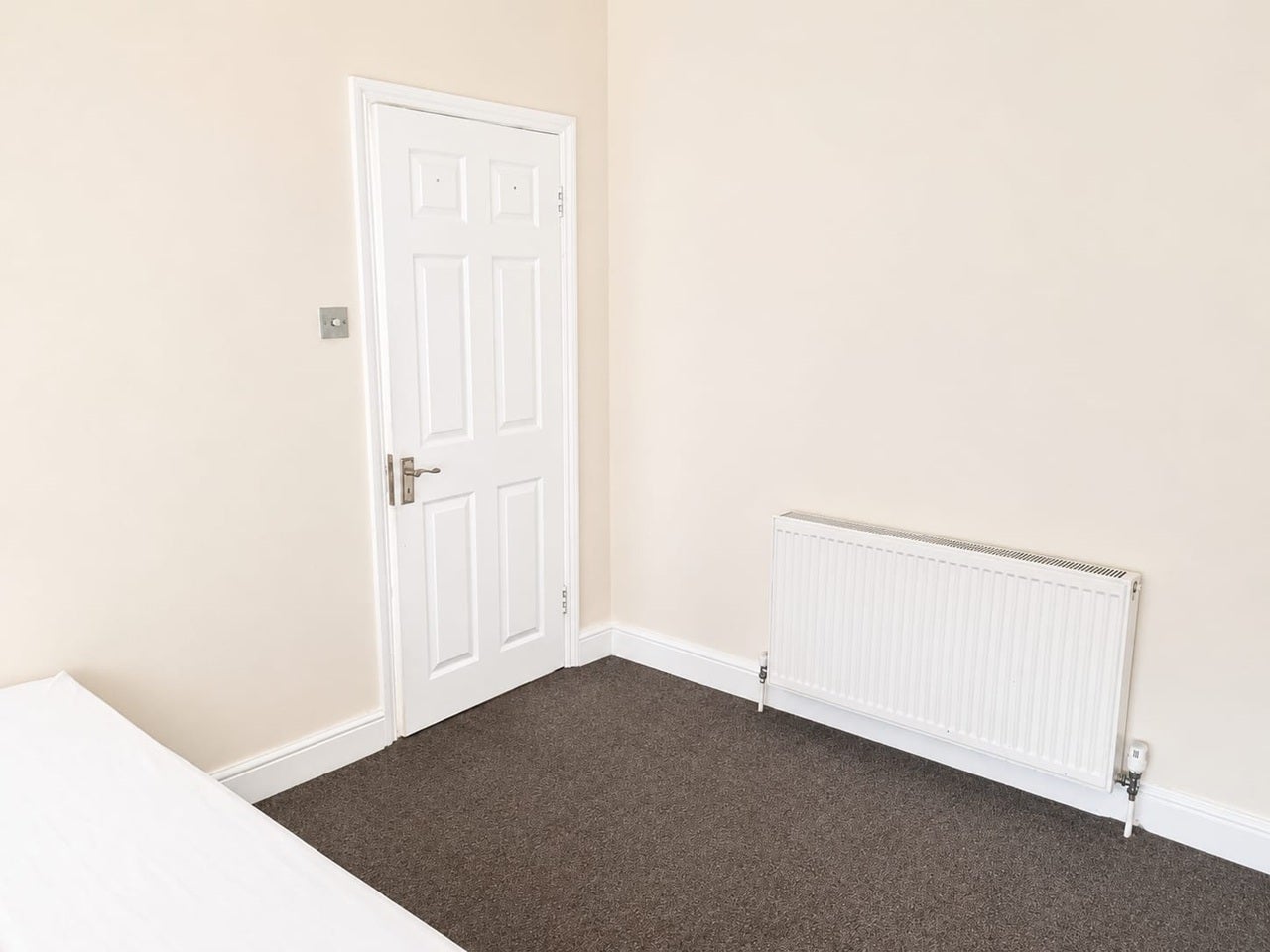 Room Olive Road in Greater London