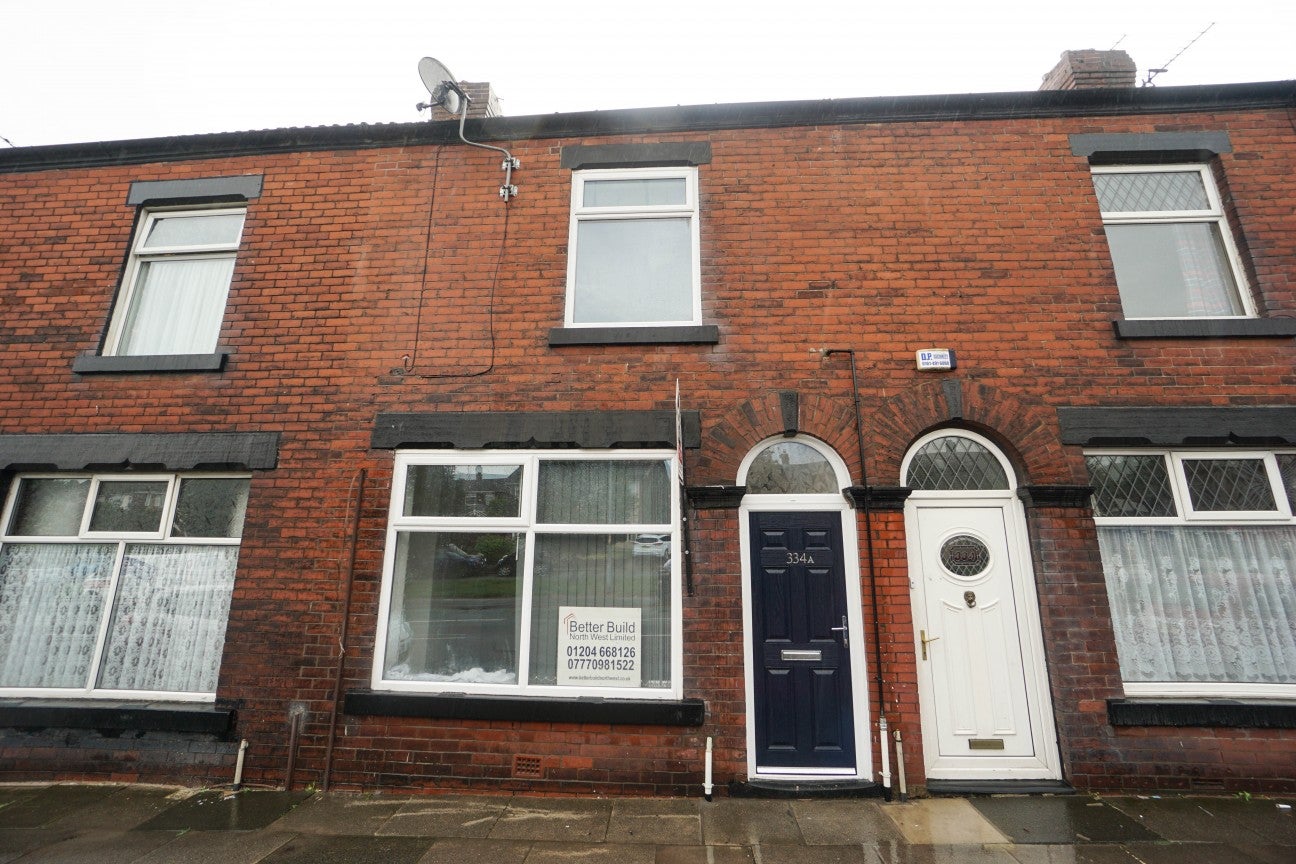 Flat Chorley New Road in Horwich