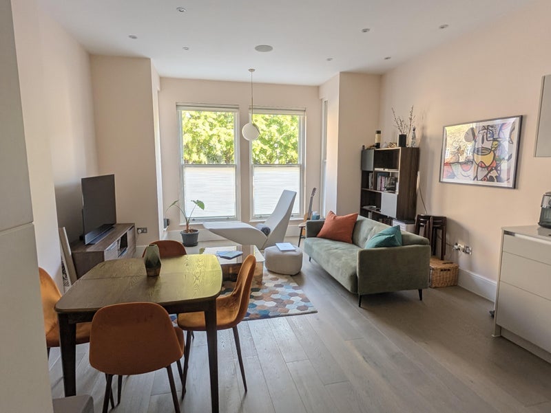 Room Cleve Road in Greater London