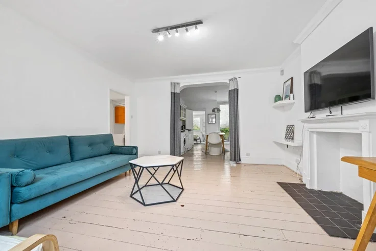 Flat Callow Street in Greater London