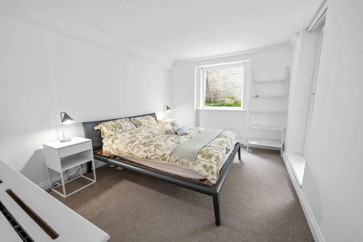 Flat Callow Street in Greater London