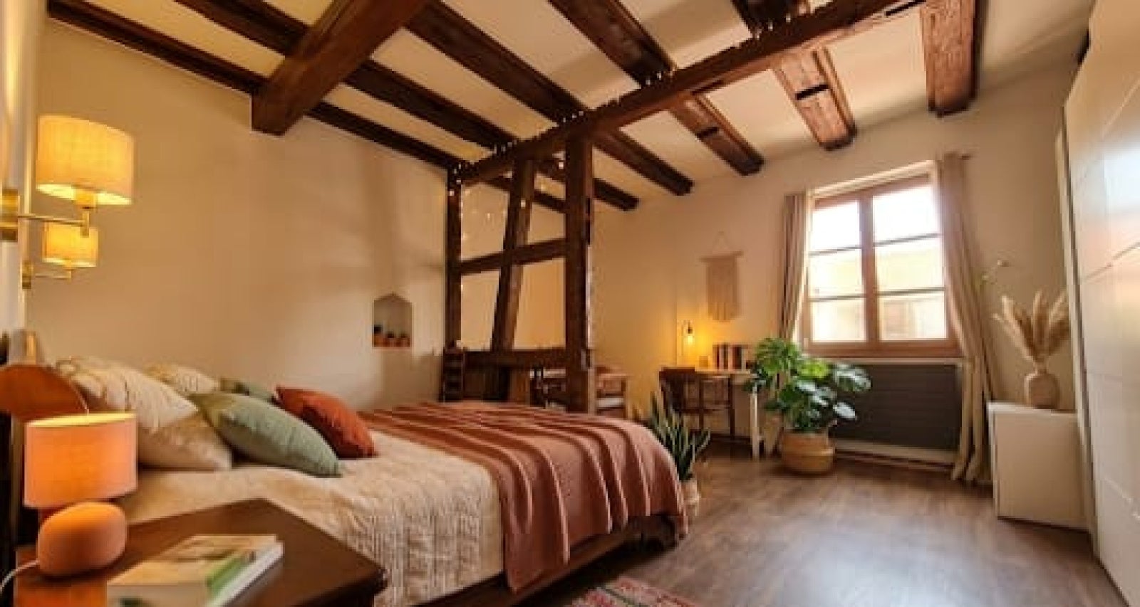 Flat Place des Six Montagnes Noires in Colmar