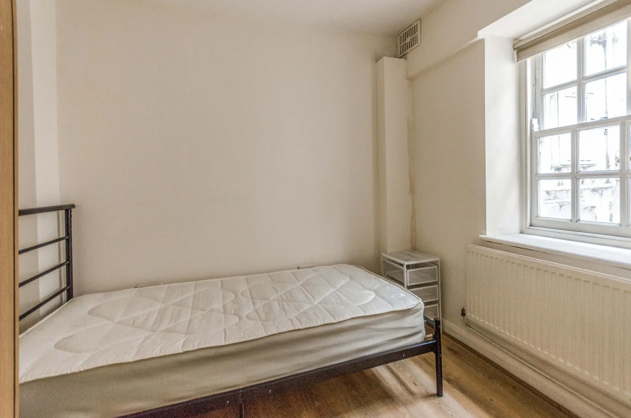 Flat Acton Street in Greater London