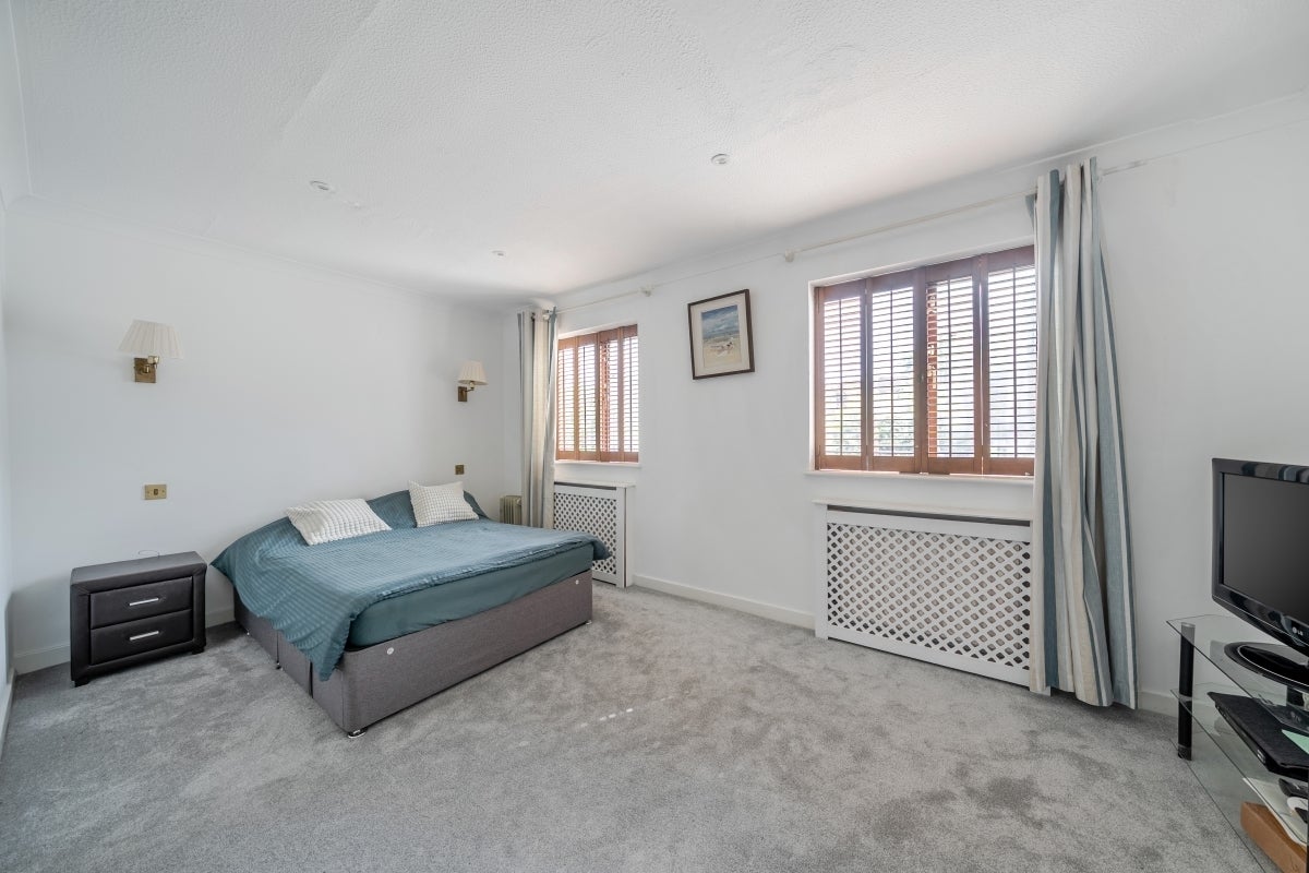 House Aubyn Square in Greater London